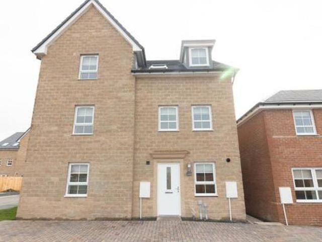 3 Bedroom Semi detached House For Rent In West Meadows
