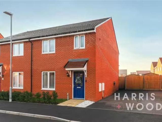 3 bedroom semi detached house for rent in Windsor Road, Great.