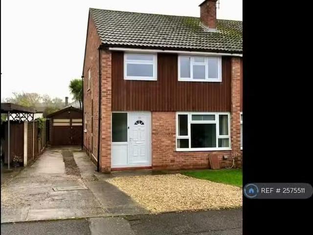3 bedroom semi detached house for rent in Woodleigh, Thornbury.