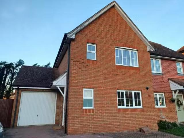 3 bedroom semi detached house for rent in Wye Green, Herne Bay.