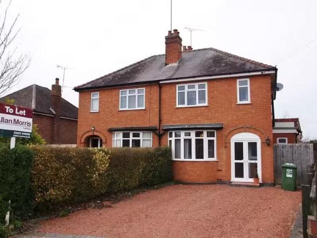 3 bedroom semi detached house for rent in Yvonne Road, Headles.