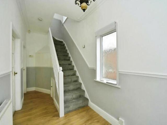 3 bedroom semi detached house for rent in Anlaby Park Road North, Hull, HU4