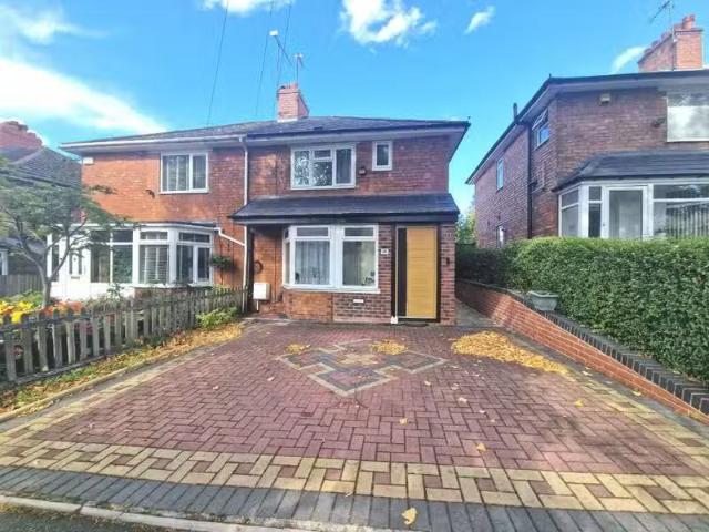 3 bedroom semi detached house for rent in Avebury Road, Birmin.