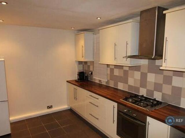 3 Bedroom Semi detached House For Rent In Barnsley