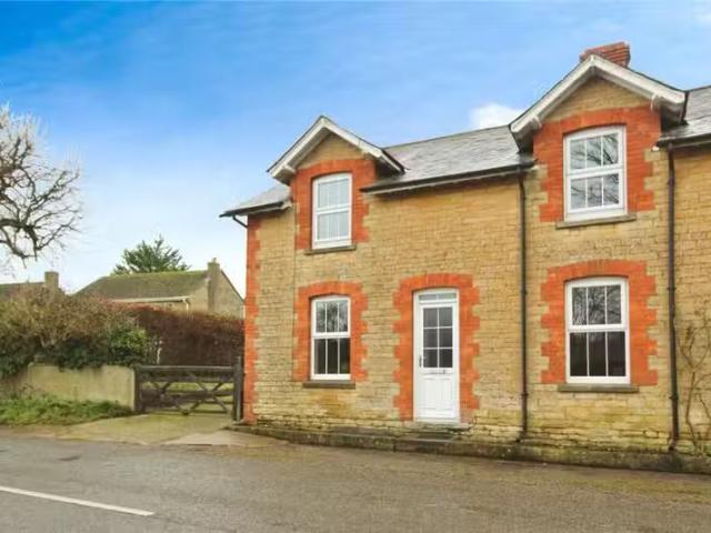3 bedroom semi detached house for rent in Bazzleways Cottages.