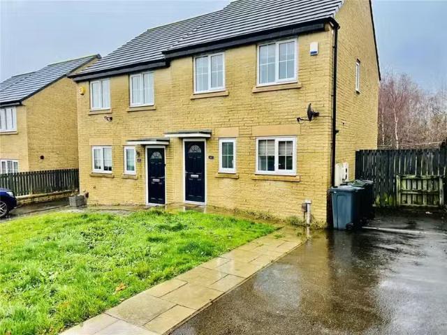 3 bedroom semi detached house for rent in Beck Bridge Lane, Al.