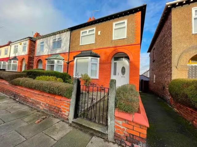 3 bedroom semi detached house for rent in Bidston Avenue, Clau.