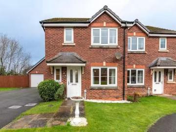 3 bedroom semi detached house for rent in Bilberry Grove, Buck.