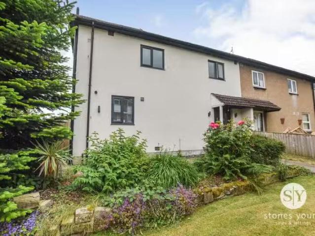 3 bedroom semi detached house for rent in Birtwistle Street, G.
