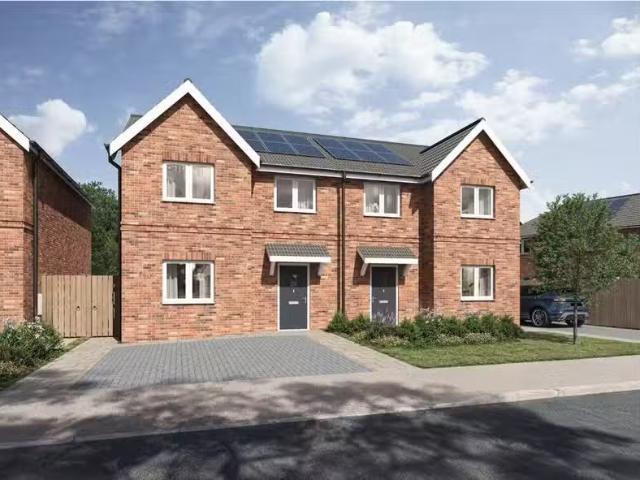 3 bedroom semi detached house for rent in Birkby Lane, DL7