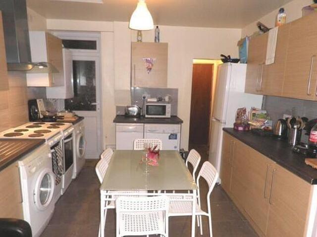 3 Bedroom Semi detached House For Rent In Birmingham