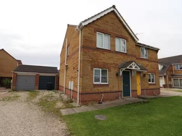 3 bedroom semi detached house for rent in Bowling Green Road.