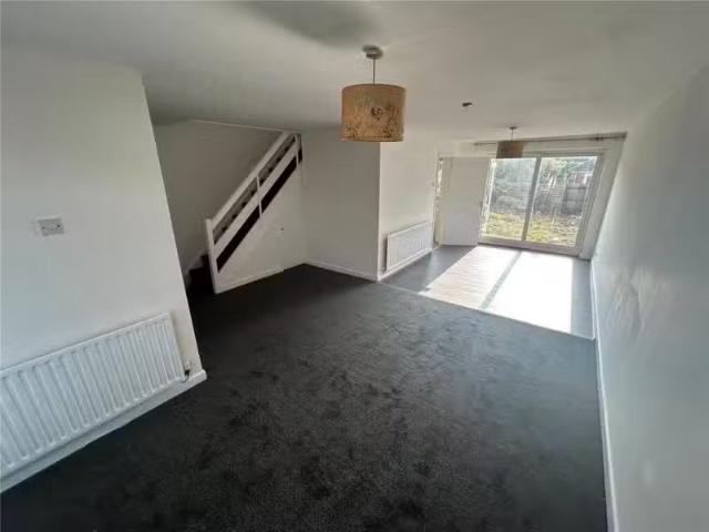 3 bedroom semi detached house for rent in Blandford Drive, Wal.