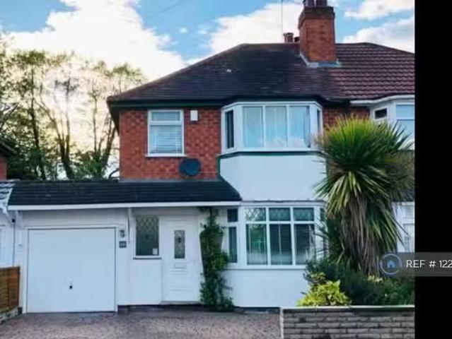 3 bedroom semi detached house for rent in Brookvale Road, Soli.