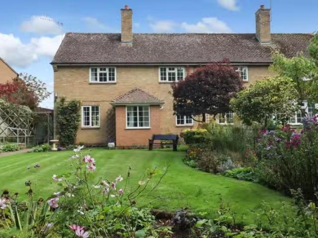 3 bedroom semi detached house for rent in Bridge Lane, Ladbrok.