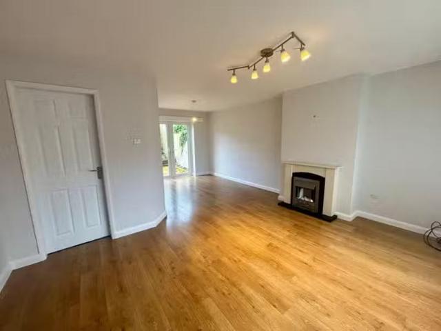 3 bedroom semi detached house for rent in Burjen Way, Crewe, C.