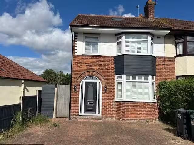 3 bedroom semi detached house for rent in Butterbache Road, Hu.