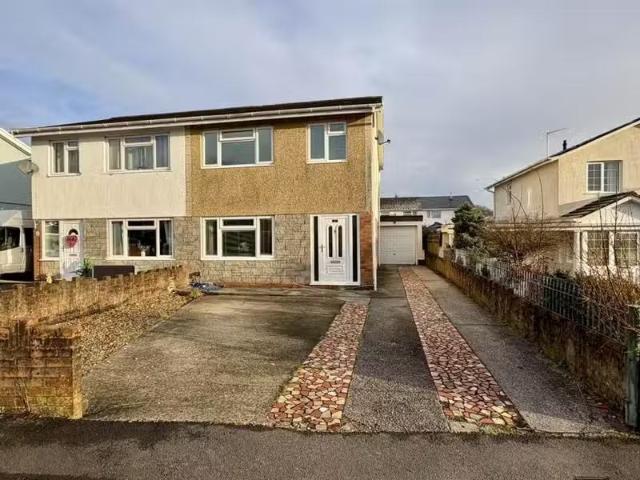 3 bedroom semi detached house for rent in Cefn Nant, Pencoed.