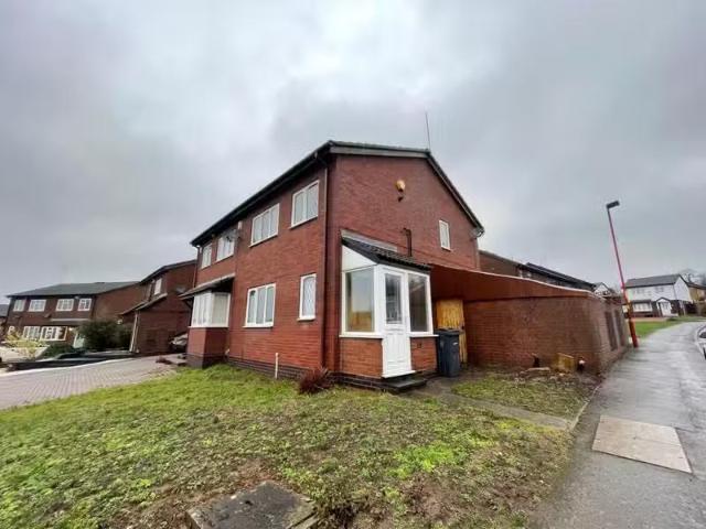 3 bedroom semi detached house for rent in College Farm Drive.