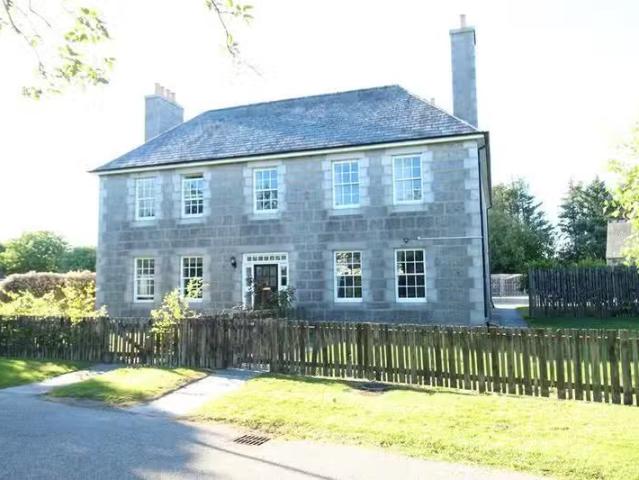 3 bedroom semi detached house for rent in Corunna Place, Bridg.