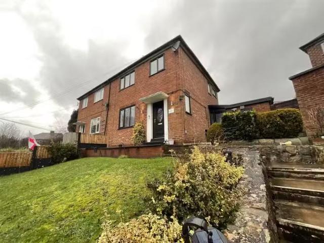 3 bedroom semi detached house for rent in Coronation Crescent.