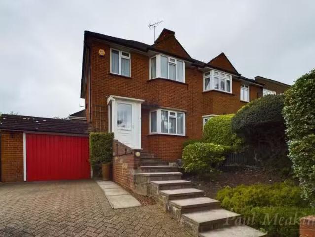 3 bedroom semi detached house for rent in Crossways, South Cro.