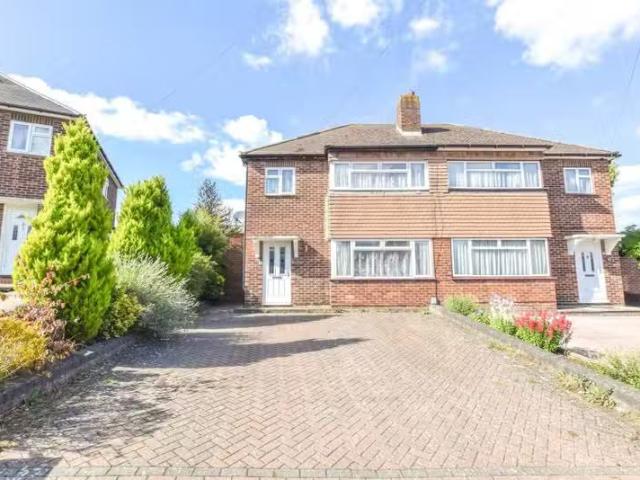 3 bedroom semi detached house for rent in Daleside Close, Orpi.