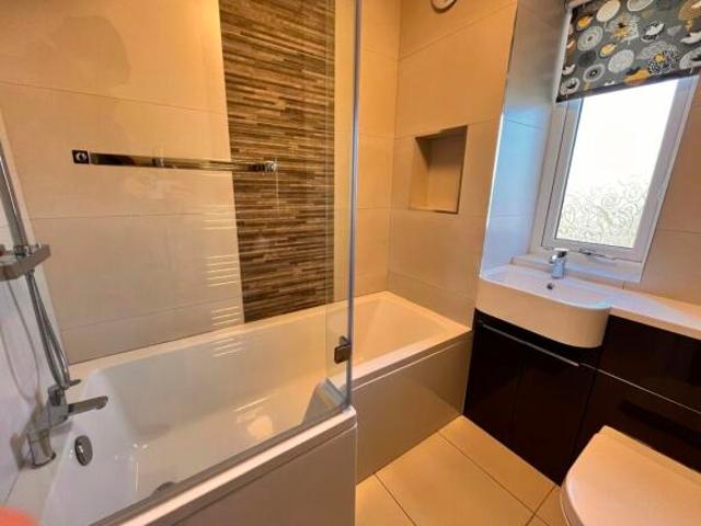 3 bedroom semi detached house for rent in Dykes Lane, Sheffield, S6