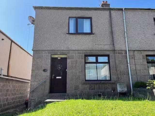3 bedroom semi detached house for rent in Elmfield Terrace, Ol.