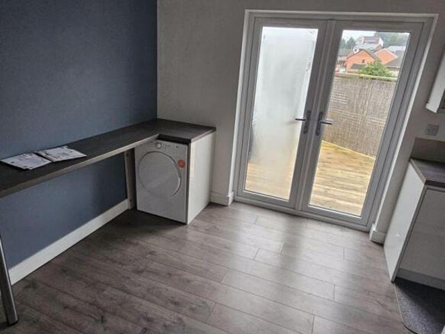 3 bedroom semi detached house for rent in Elbury Park Road, Worcester, WR4