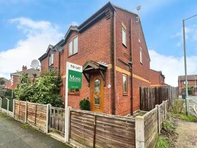 3 bedroom semi detached house for rent in Finkle Street, Bentl.
