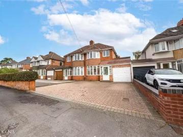 3 bedroom semi detached house for rent in George Road, Sutton.