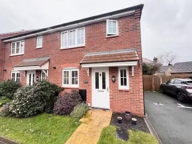 3 bedroom semi detached house for rent in Golden Nook Road, Cu.