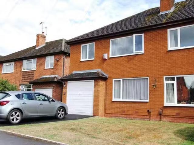 3 bedroom semi detached house for rent in Glebe Lane, Stourbri.