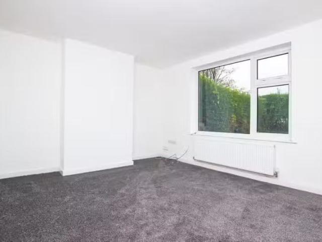 3 bedroom semi detached house for rent in Green Lane, Blackbur.