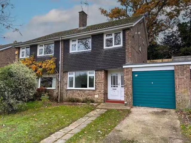 3 bedroom semi detached house for rent in Grenville Close, Rin.