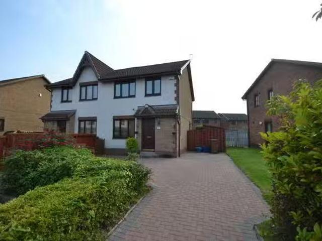 3 bedroom semi detached house for rent in Guardwell Crescent.