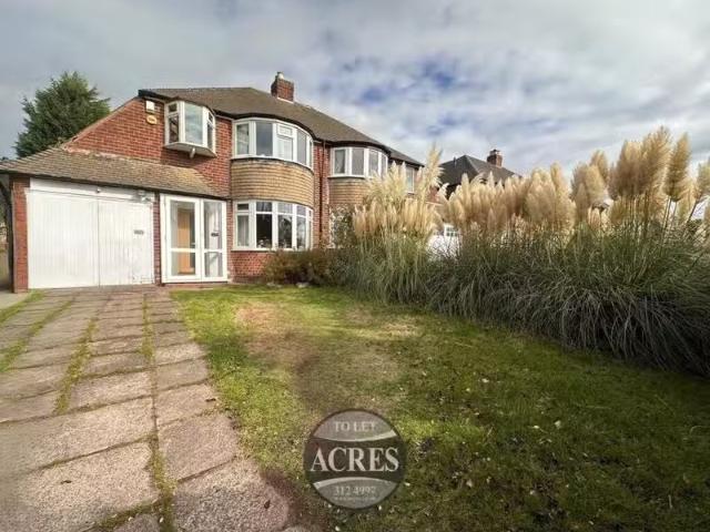 3 bedroom semi detached house for rent in Halton Road, Sutton.