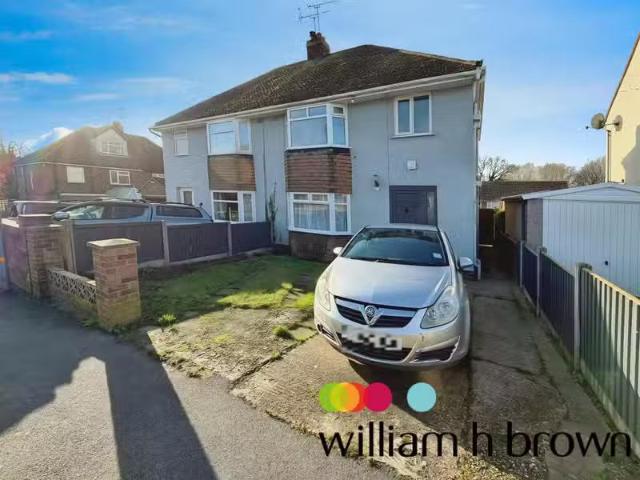 3 bedroom semi detached house for rent in Hazelton Road, Colch.