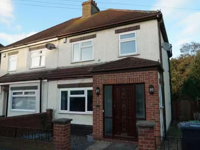 3 bedroom semi detached house for rent in Hedge Place Road, Gr.