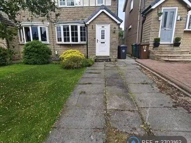 3 bedroom semi detached house for rent in Heyhead Street, Brie.