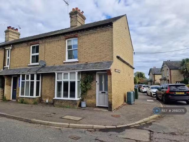 3 bedroom semi detached house for rent in High Street, Over, C.