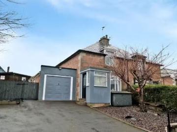 3 bedroom semi detached house for rent in Hillview Road, Peter.