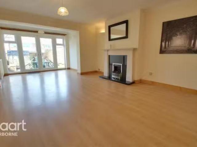 3 bedroom semi detached house for rent in Hunnington Close, Qu.