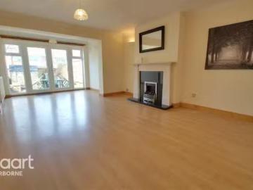 3 bedroom semi detached house for rent in Hunnington Close, Qu.