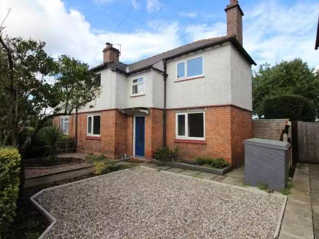 3 bedroom semi detached house for rent in Hurcott Road, Kidder.