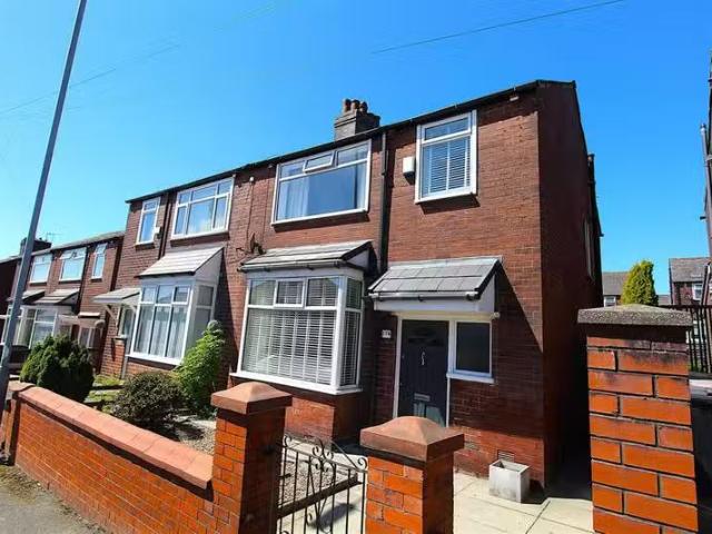 3 bedroom semi detached house for rent in Ivy Road, Bolton, BL1