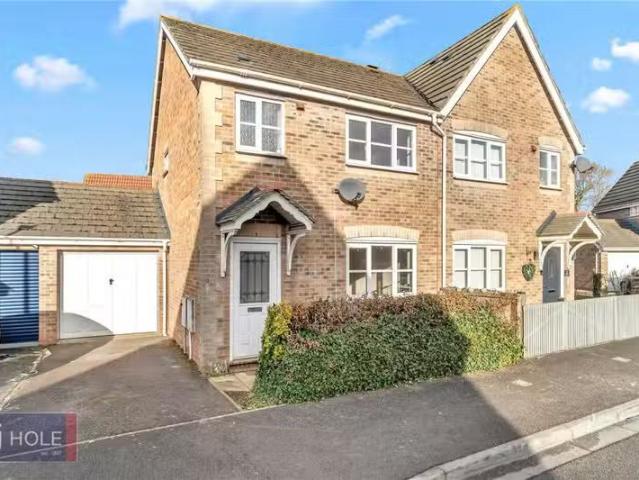 3 bedroom semi detached house for rent in Jasmine Way, Weston.