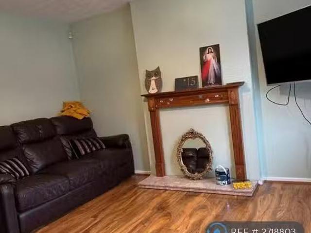 3 bedroom semi detached house for rent in Kelstern Close, Nort.