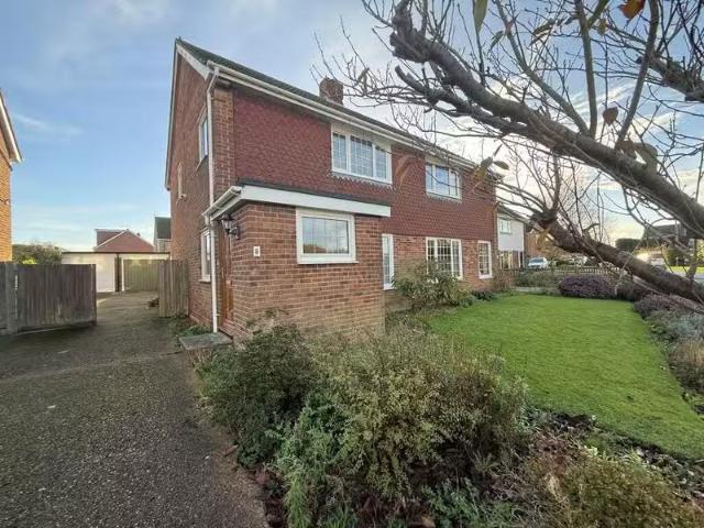 3 bedroom semi detached house for rent in Kiln Road, Ringmer BN8